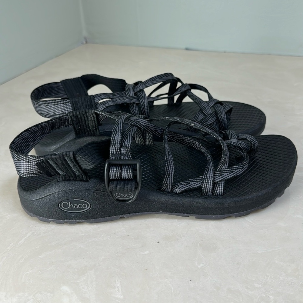 Chaco women sz 8 black